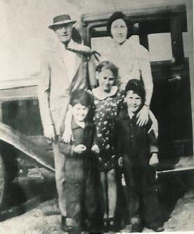 Pastor Paul with family:Dad Steve, Mom Armetta, Oldest Sister Marguerite, Younger Brother Dave.